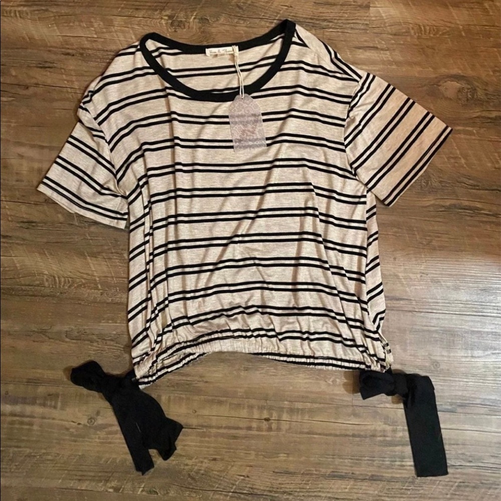 Bubble hem short sleeve top